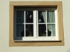 Sockel und Fensterumrahmung als Sandsteinimitation